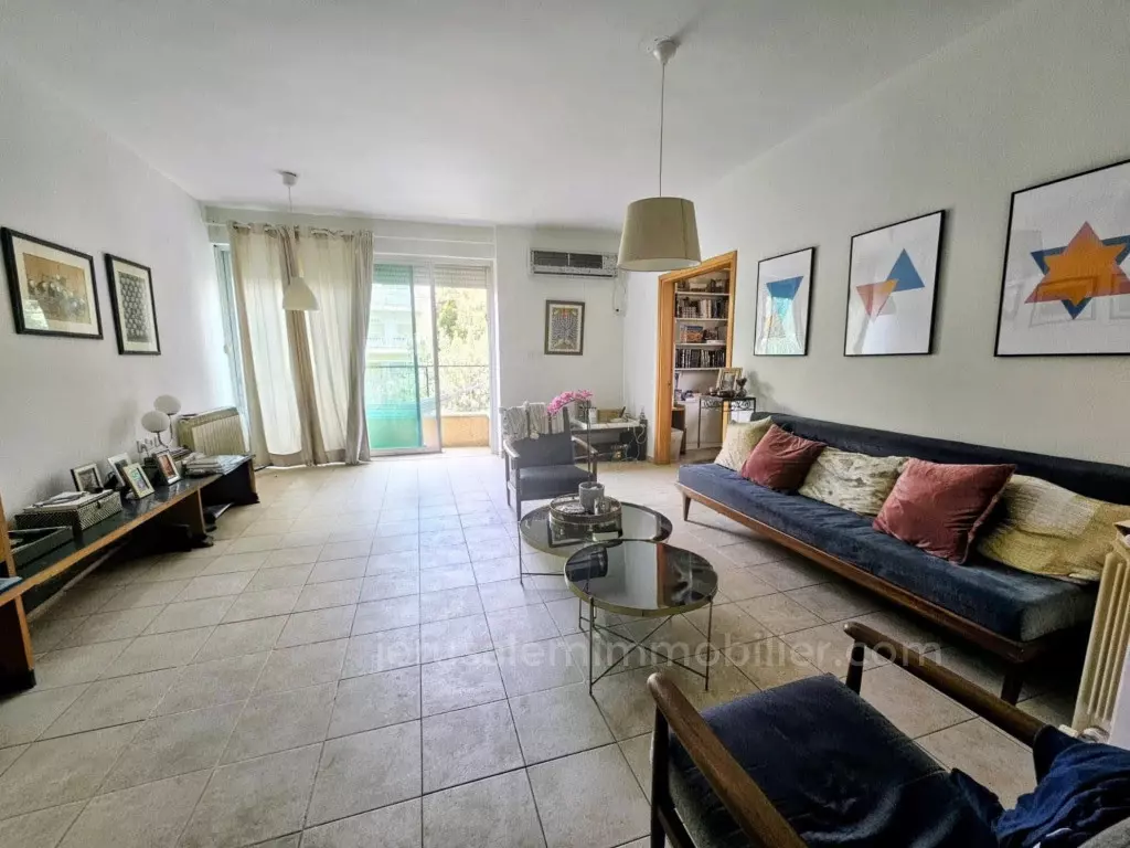 Talbiyeh Jerusalem Apartment for Sale with Private Parking and Elevator – JERUSALEM IMMOBILIER 026786595