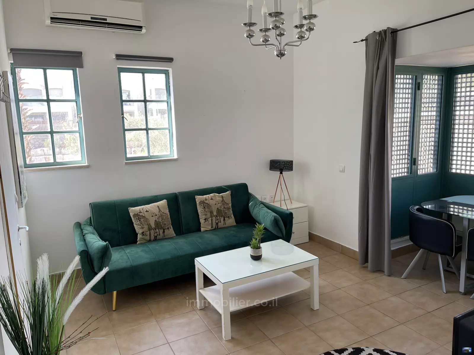 Investment - Sea-facing balcony - Good location - Quiet area - Large - High-end - Luxurious - Close to the sea - Sea view - Not to be missed! - Pleasant - Well-designed - Spacious - Good condition - Fully furnished - Large garden - Magnificent - Quality project