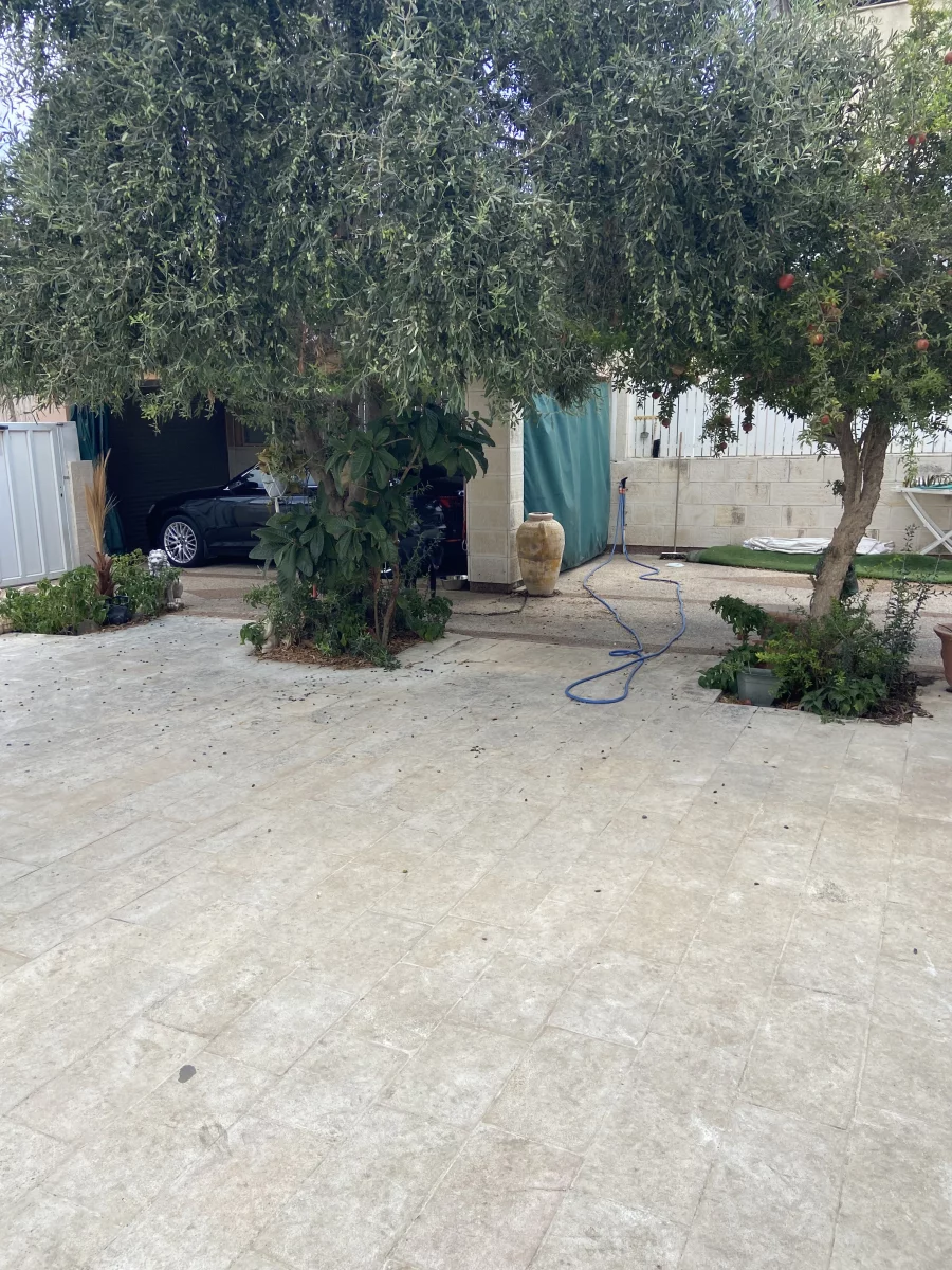Great opportunity not to be missed! Large 6-room house for sale, Gan Yavne