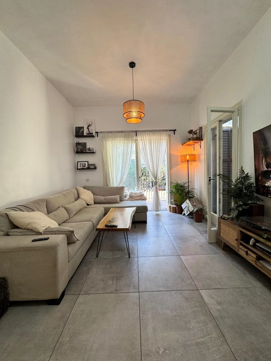 Renovated 2-Room Apartment with Two Balconies and Garden View
