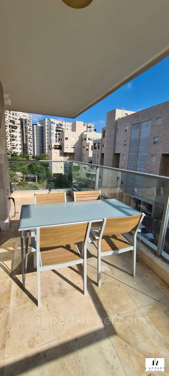 Apartment 4 Rooms Tel Aviv Ramat Aviv 175-IBL-3246