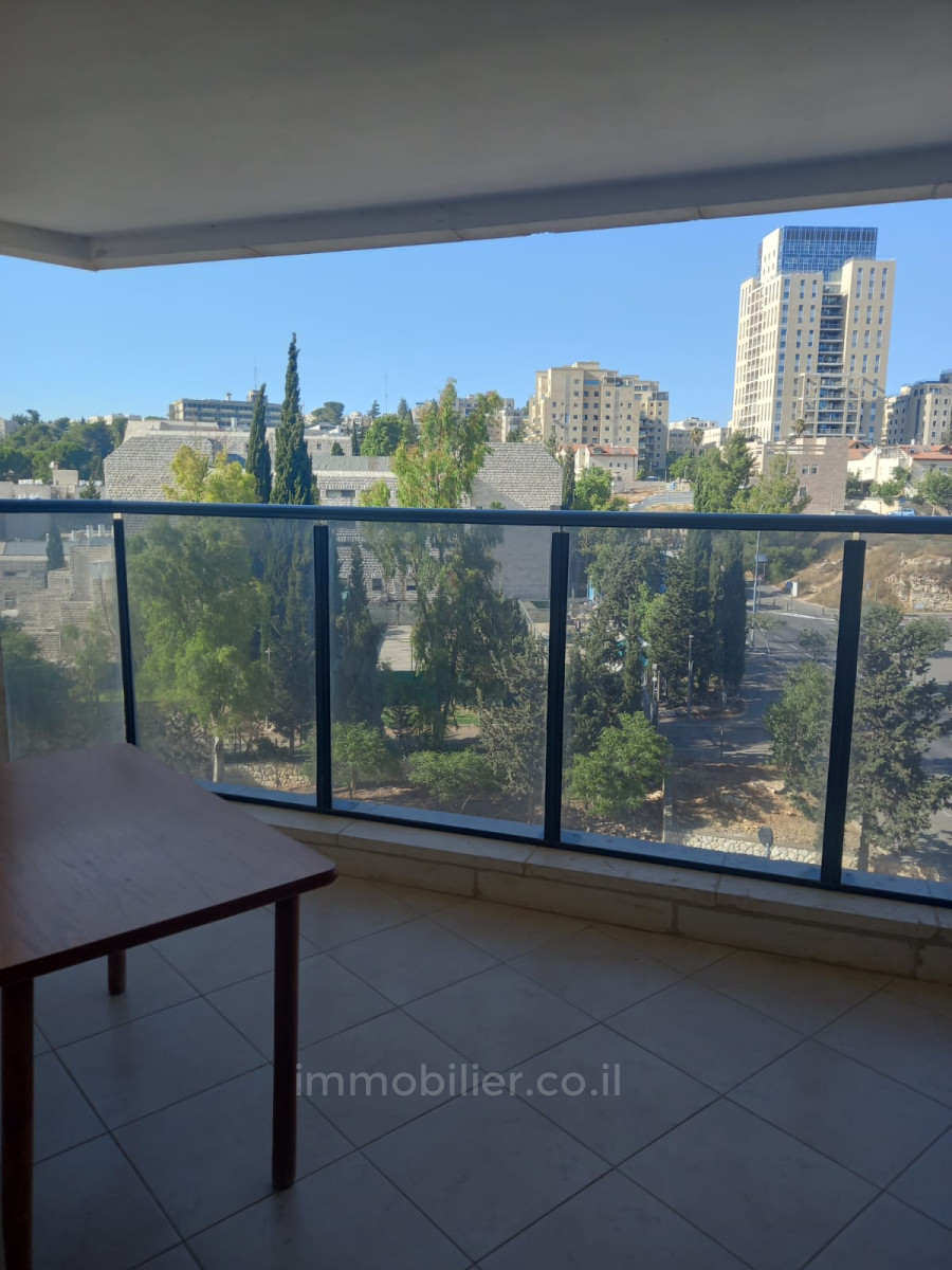 Apartment 3.5 Rooms Jerusalem Ramat Sharet 427-IBL-595