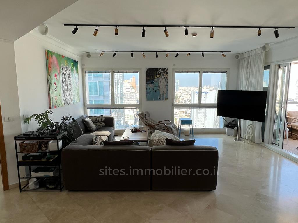 Apartment 3 Rooms Tel Aviv First sea line 457-IBL-1256