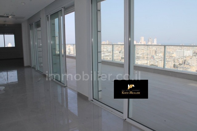 For sale Penthouse Netanya